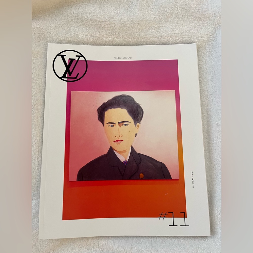 Authentic Louis Vuitton The Book #11 Collectors Piece Mint Condition Magazine